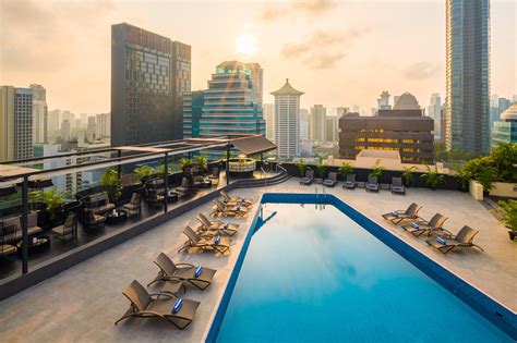 hotels singapore staycation with pool